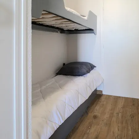 Apartment Renove Face Au Port Olona D'olonne - 4 Personnes *