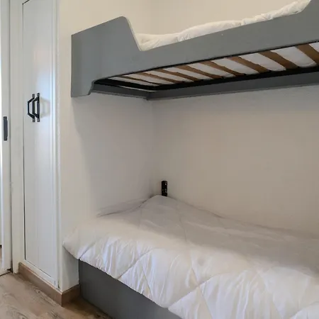 Apartment Renove Face Au Port Olona D'olonne - 4 Personnes